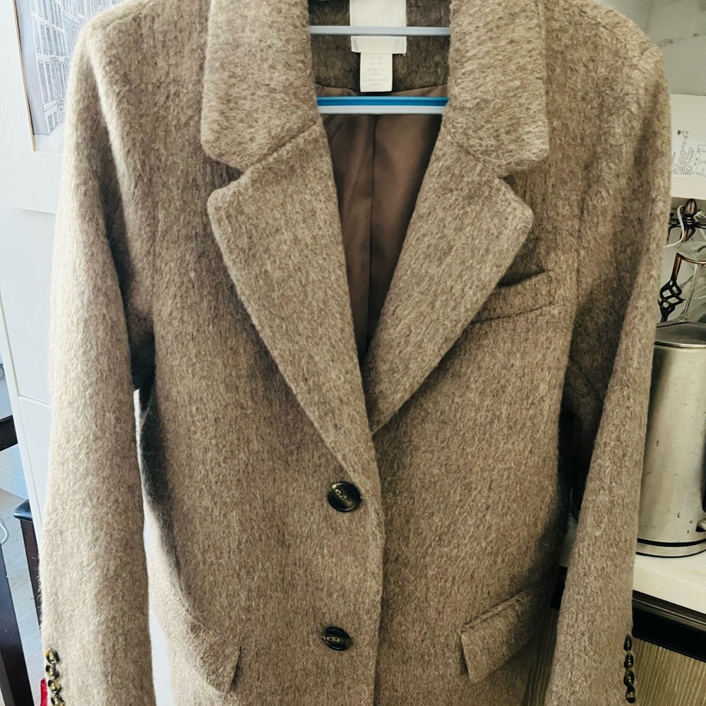H&M winter blazer in sandy